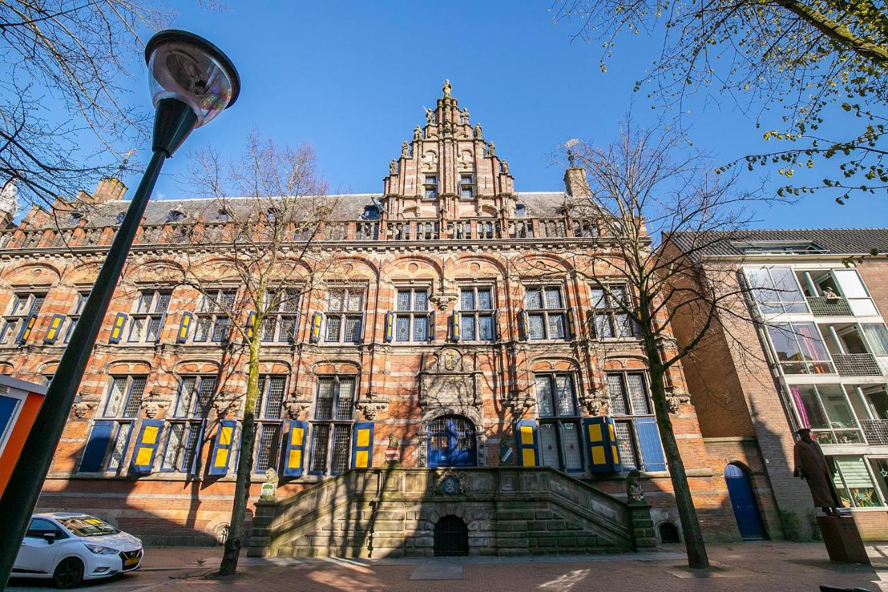 Uniek Verblijf In Herenhuis, Eigen Appartement Op De Tweede Etage Van Ons Huis Леуварден Екстериор снимка